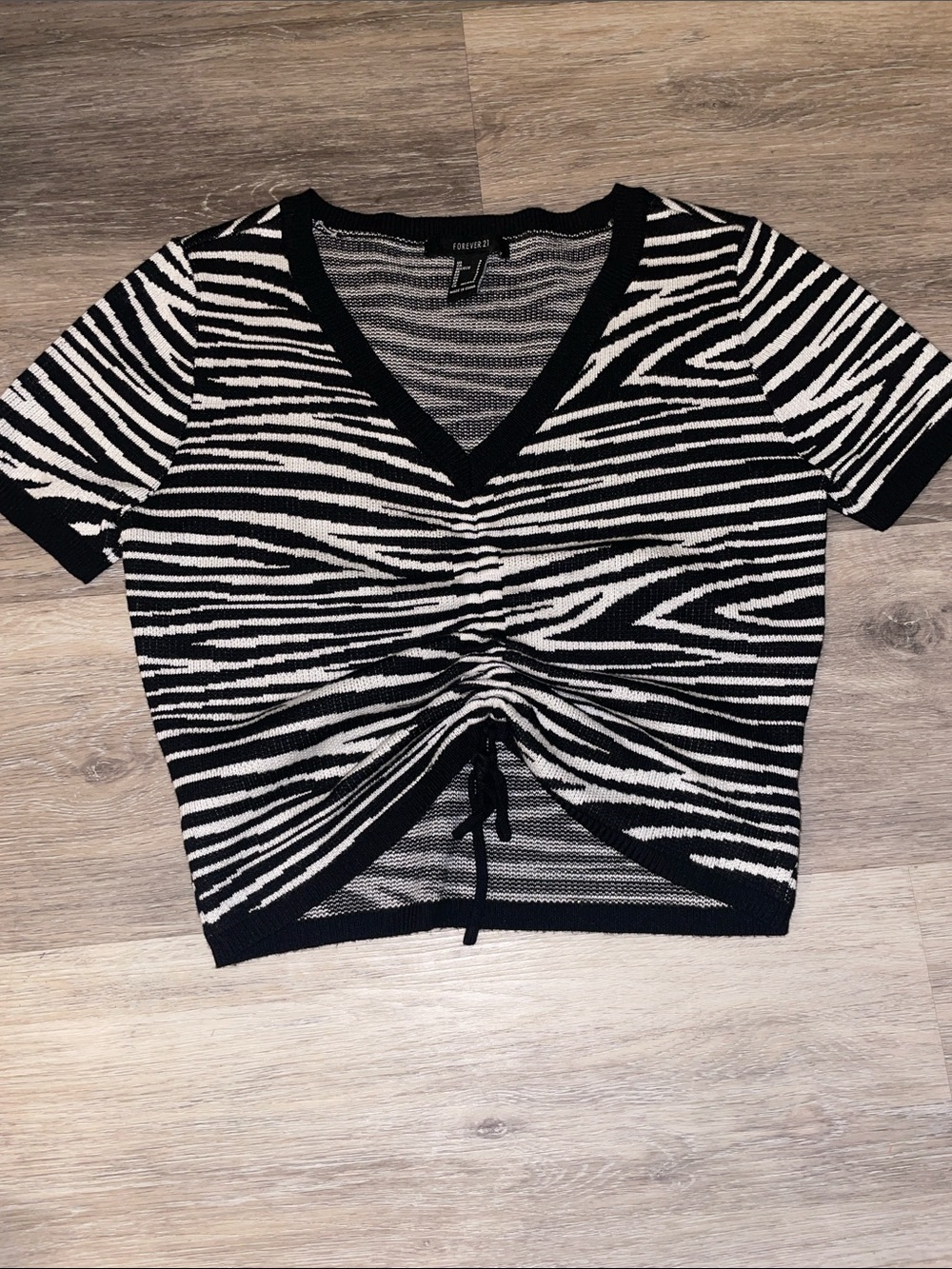 Forever 21 Black & White Zebra Ruched V-Neck Drawstring Crop Top